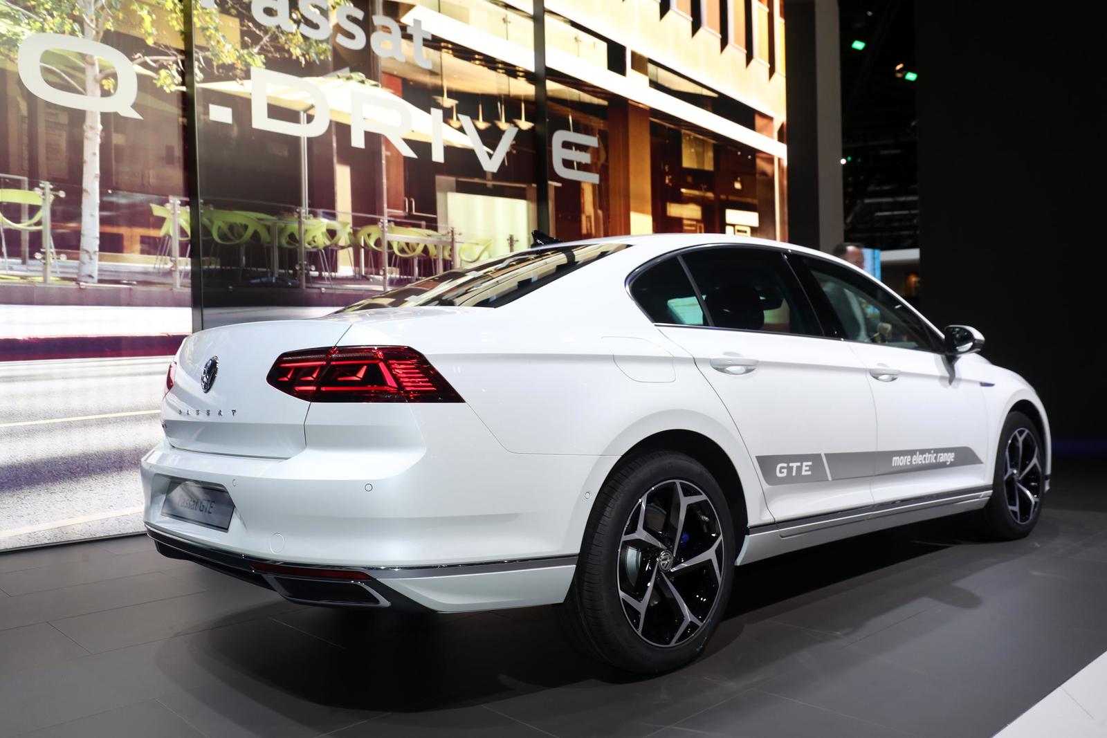 Volkswagen Passat (6)