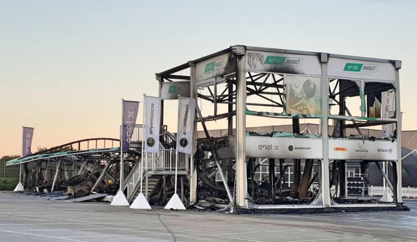 fire-in-the-jerez-paddock-2