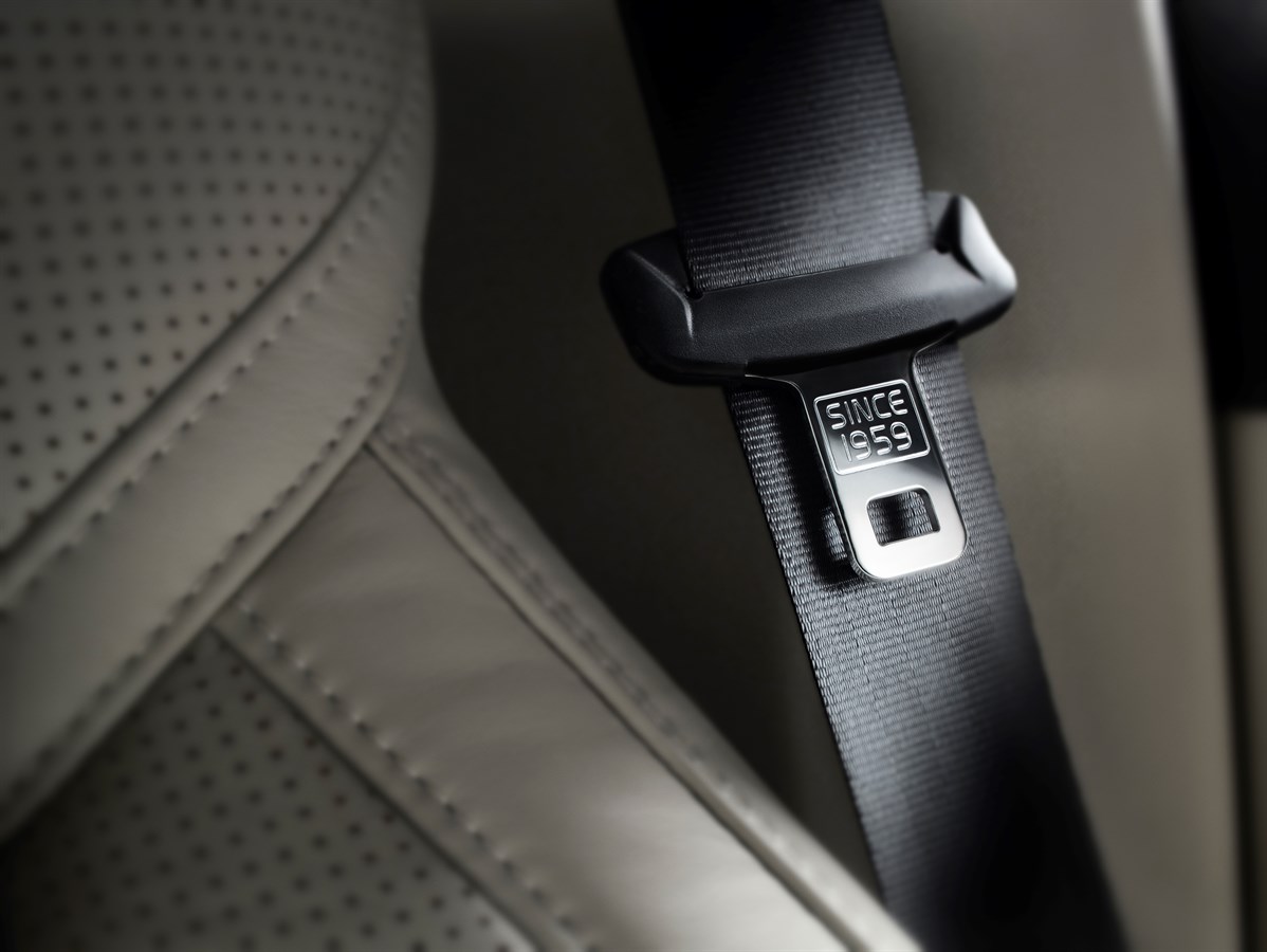 volvo seatbelt