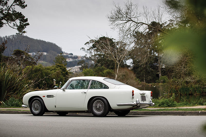 1964-Aston-Martin-DB5_1