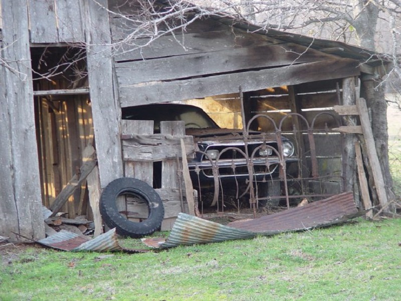 1968-Shelby-GT500-Fastback-Barn-740×555