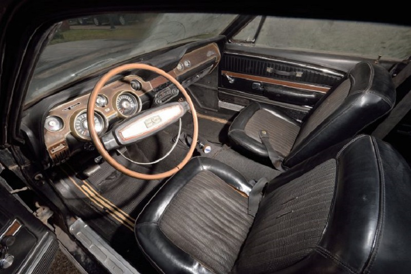 1968-Shelby-GT500-Fastback-Interior-740×494