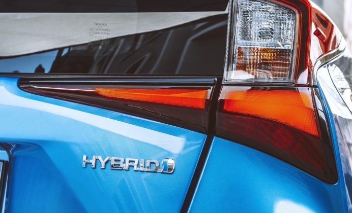 2019-toyota-prius_1-692×420