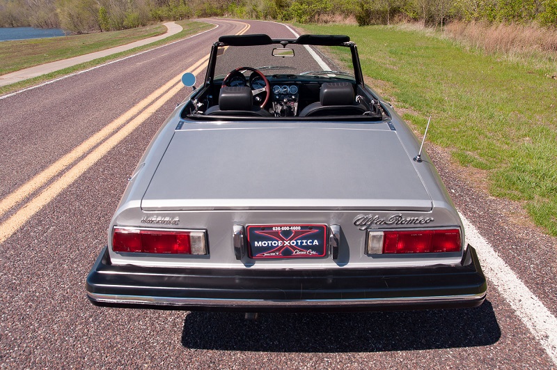 Alfa-Romeo-Spider-Veloce-Series-II-Rear