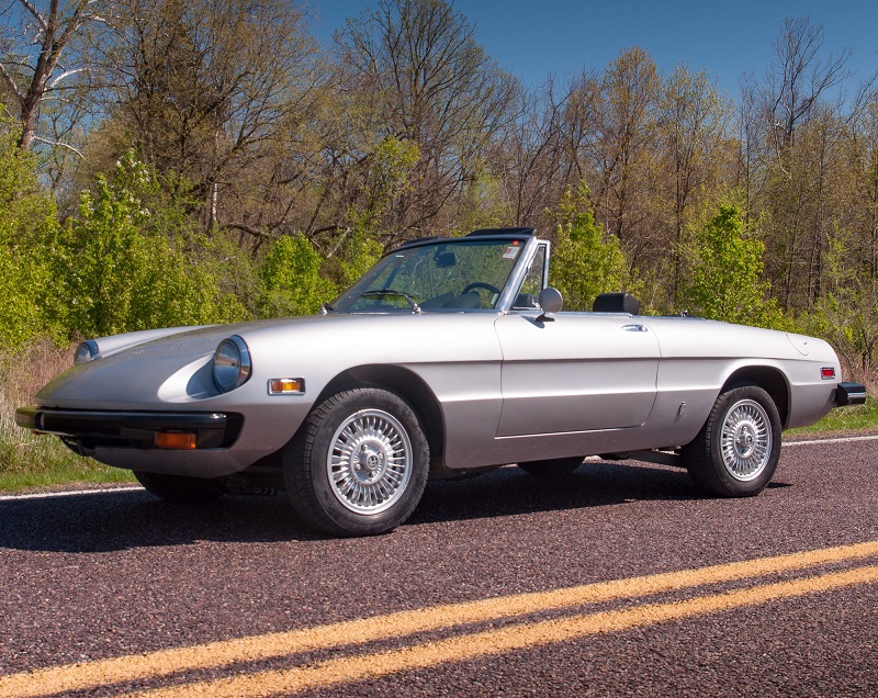 Alfa-Romeo-Spider-Veloce-Series-II