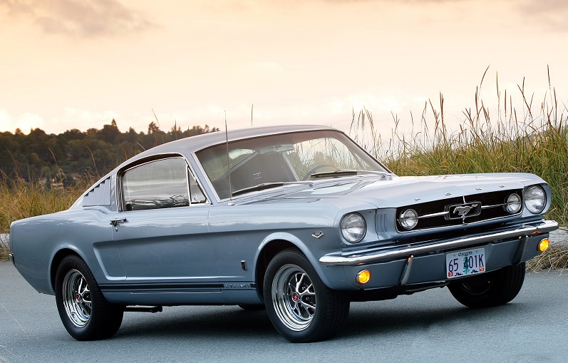 Ford-Mustang-GT-Fastback-1965
