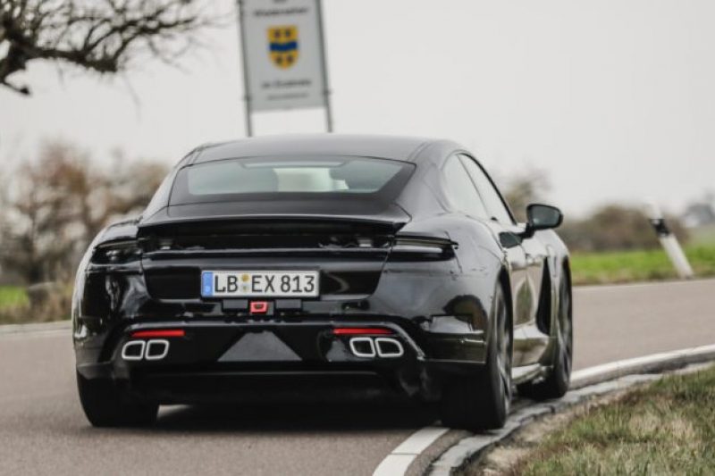 high_taycan_2019_porsche_ag-1-745×420