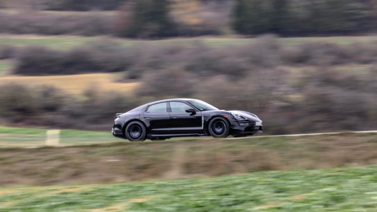high_taycan_2019_porsche_ag-3-745×420