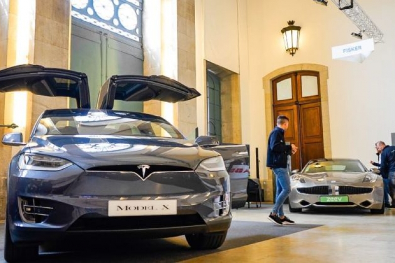 tesla-724×420