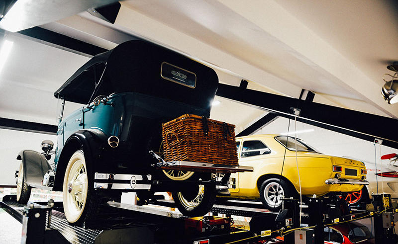 this-dream-garage-might-just-be-the-best-mix-of-old-and-new-1476934563626-2000×1227