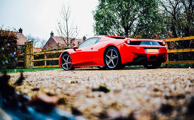 this-dream-garage-might-just-be-the-best-mix-of-old-and-new-1476934563750-2000×1238