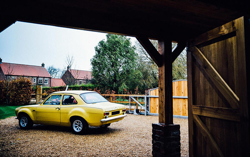 this-dream-garage-might-just-be-the-best-mix-of-old-and-new-1476934563821-2000×1260