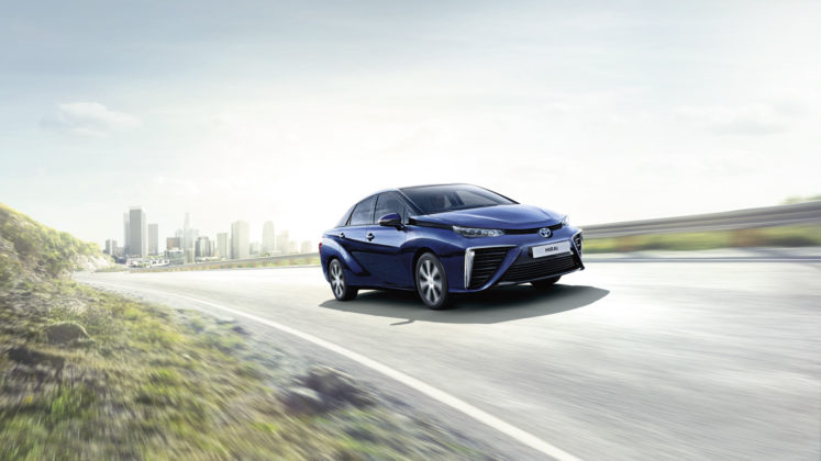 toyota-mirai-2018-exterior-tme-007-a-full_tcm-11-1142862-747×420 (1)