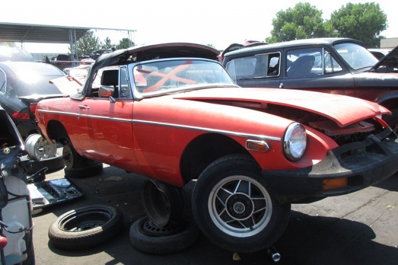 00-1980-mg-mgb-in-colorado-wrecking-yard-photo-by-murilee-ma-1