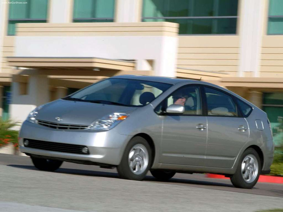 12-Toyota-Prius-2004-1024-03