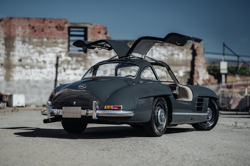 1749b612-mercedes-300sl-gullwing-13