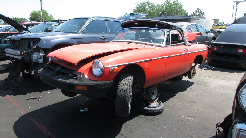 19-1980-mg-mgb-in-colorado-wrecking-yard-photo-by-murilee-ma-1