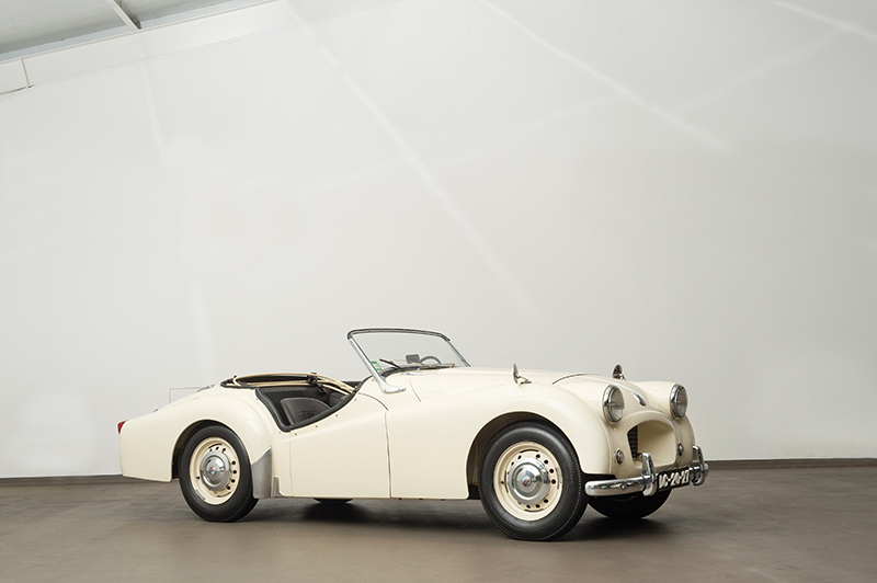 1955-Triumph-TR2_0