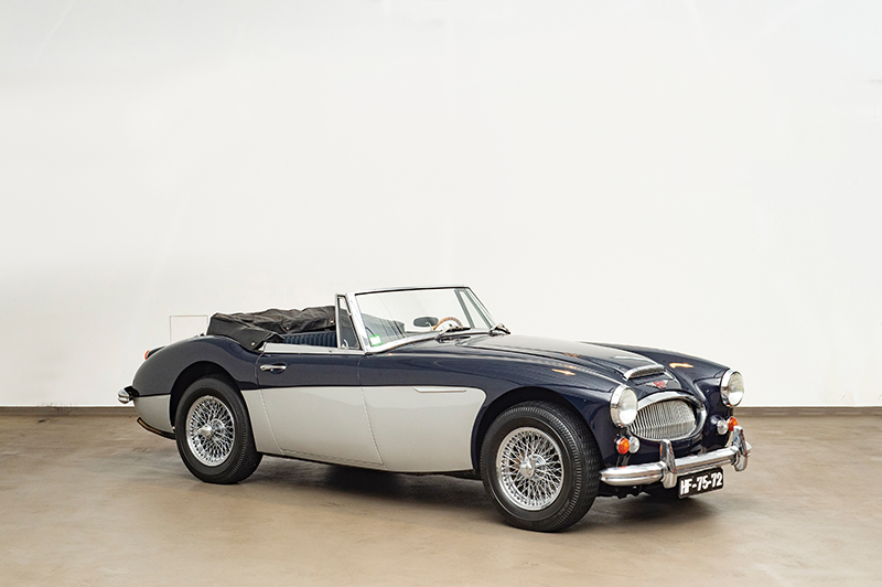 1965-Austin-Healey-3000-Mk-III-BJ8_0