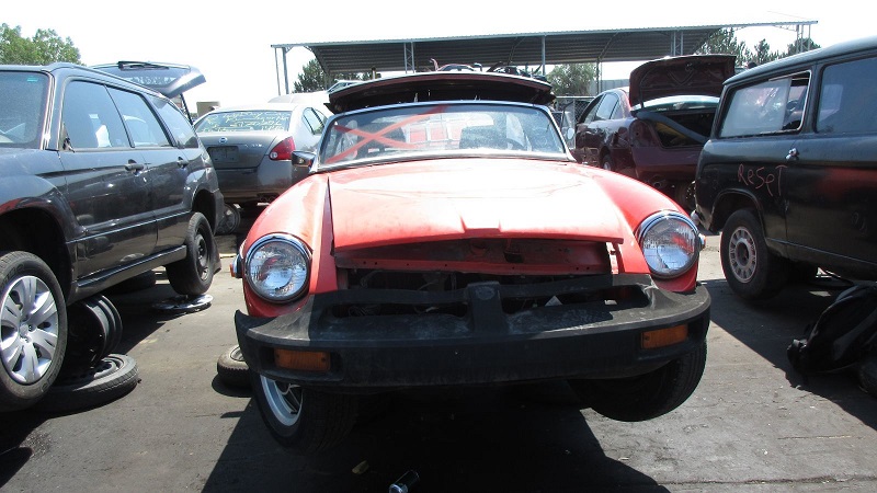 20-1980-mg-mgb-in-colorado-wrecking-yard-photo-by-murilee-ma-1