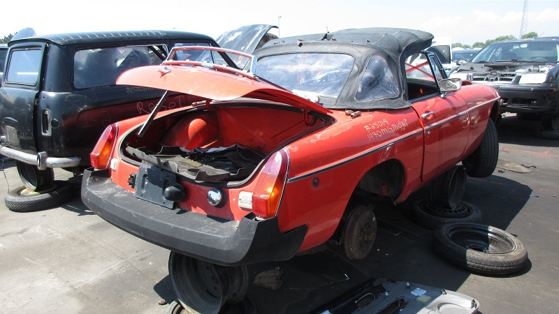 24-1980-mg-mgb-in-colorado-wrecking-yard-photo-by-murilee-ma-1