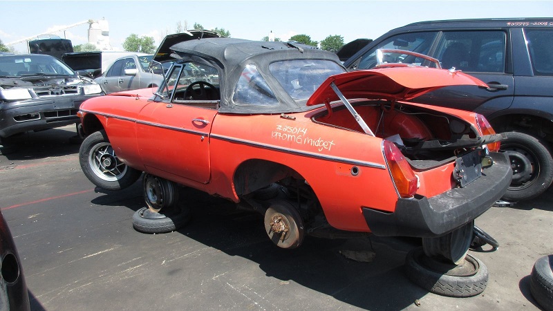 27-1980-mg-mgb-in-colorado-wrecking-yard-photo-by-murilee-ma-1