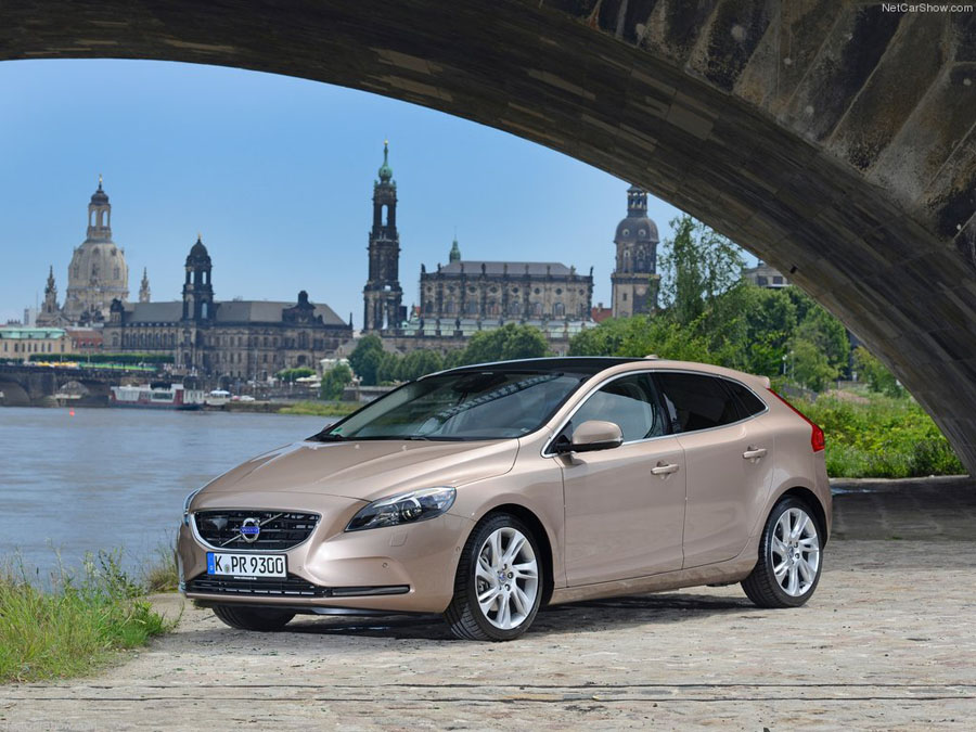 5-volvo-v40