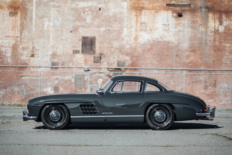 61d0df78-mercedes-300sl-gullwing-01