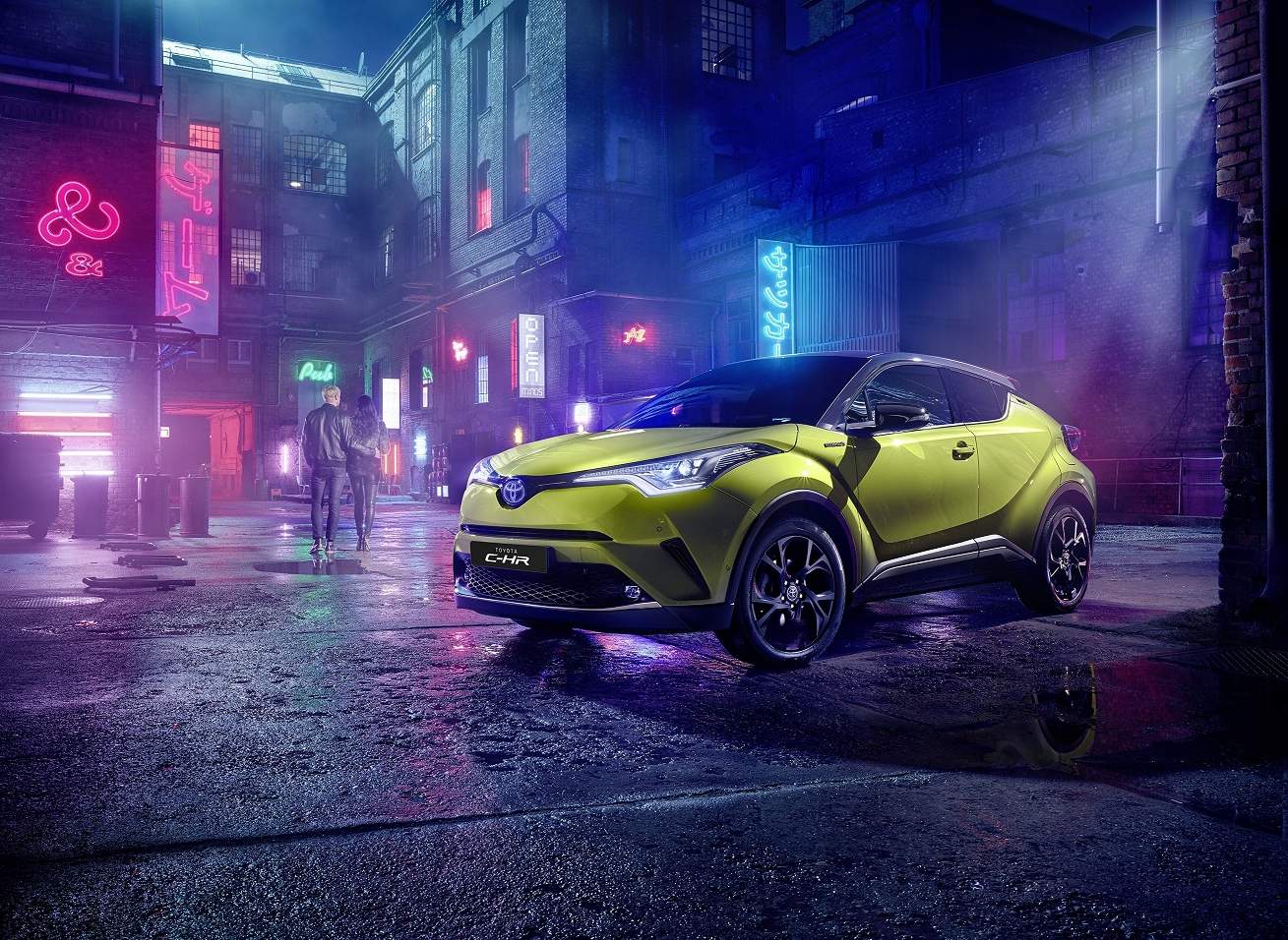 C-HR Neon Lime front