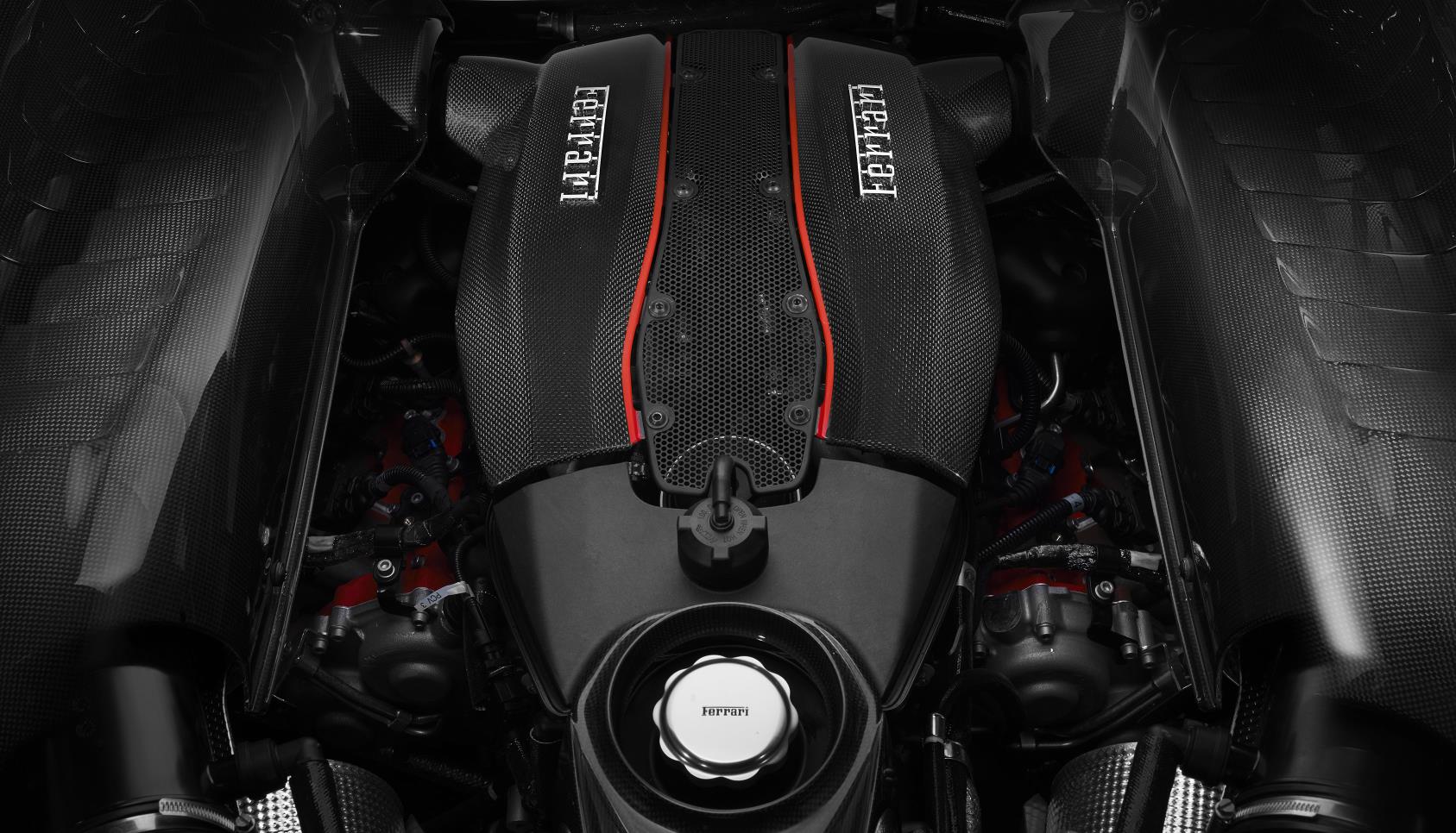 Ferrari-488-Pista_engine_1