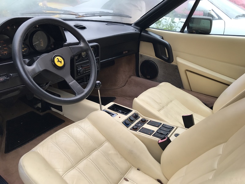 Ferrari-Interior-3
