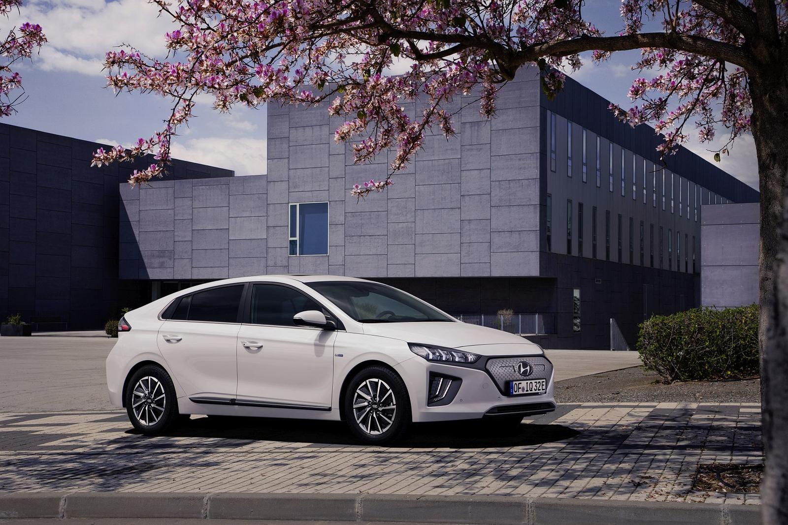 New Hyundai IONIQ Electric (3)