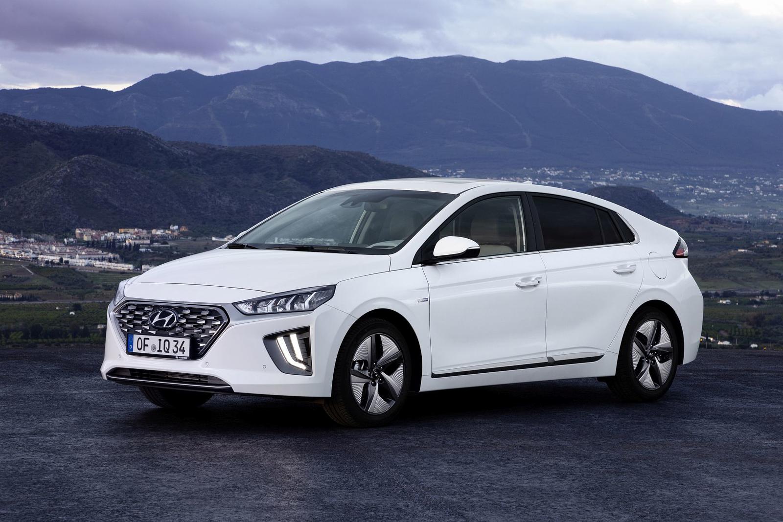 New Hyundai IONIQ Hybrid (6)