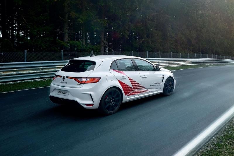 New Mégane R.S. Trophy-R fastest ever front-wheel-drive production car at the Nürburgring EMBARGO 14h00 210519 (3)