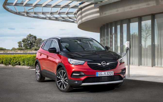 Opel-Grandland-X-Hybrid4-506692-672×420