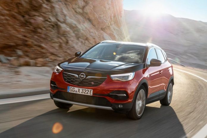 Opel-Grandland-X-Hybrid4 CAPA