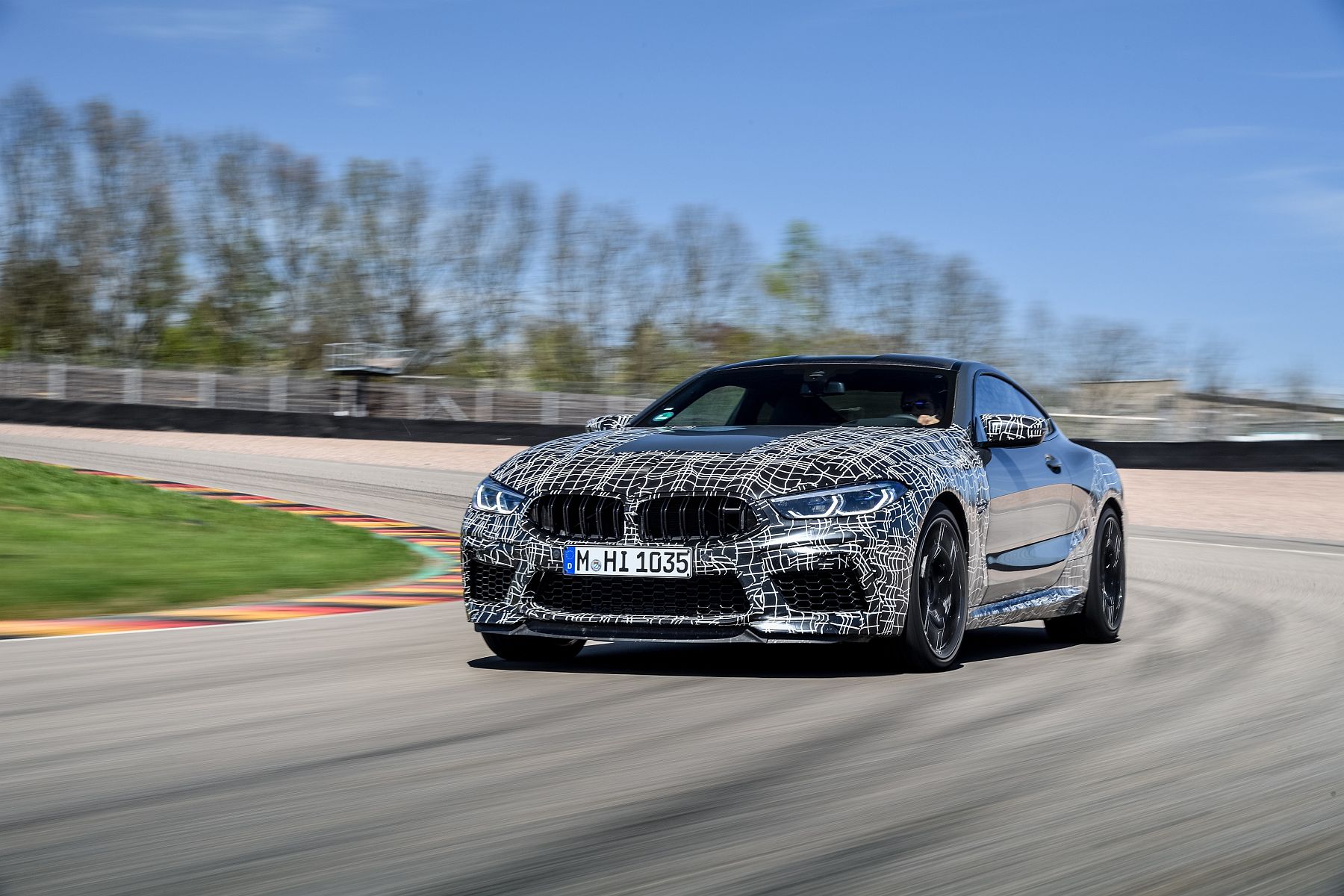 P90346904_highRes_the-new-bmw-m8-compe