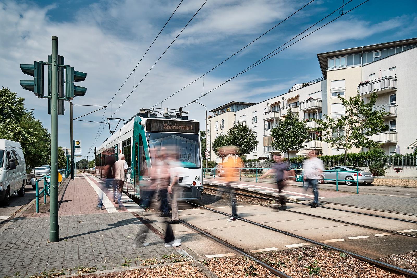 Siemens Mobility präsentiert erste autonom fahrende Straßenbahn der Welt / Siemens Mobility presents world’s first autonomous tram