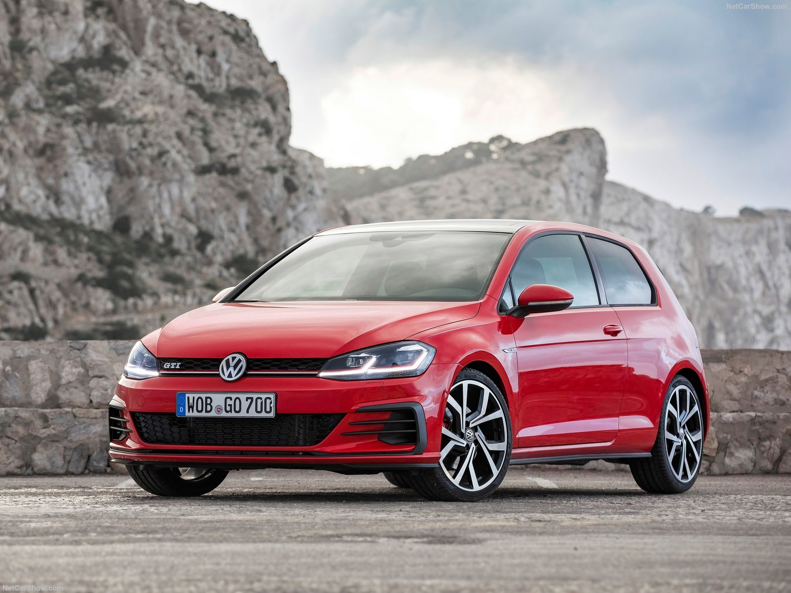 Volkswagen-Golf_GTI