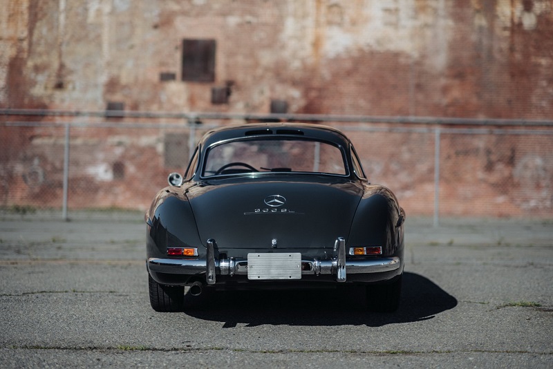 d5b68e33-mercedes-300sl-gullwing-03