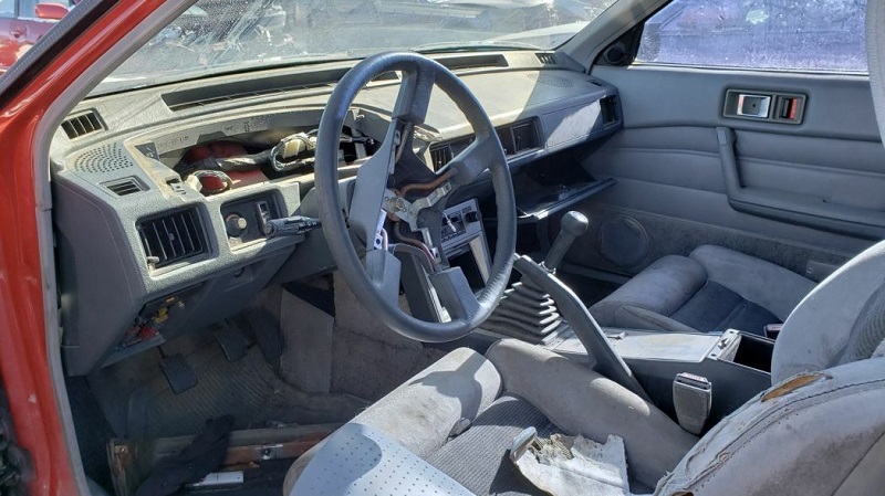 junked-1983-mitsubishi-starion-1 (5)