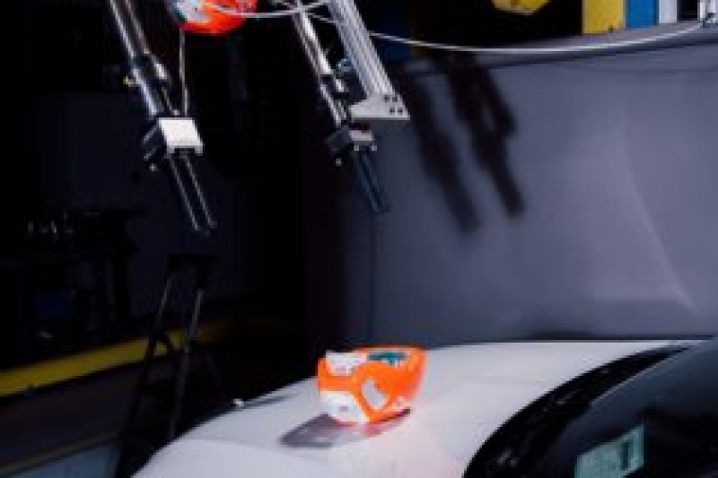 253942_Volvo_Cars_and_POC_develop_world-first_car-bike_helmet_crash_test-280×420