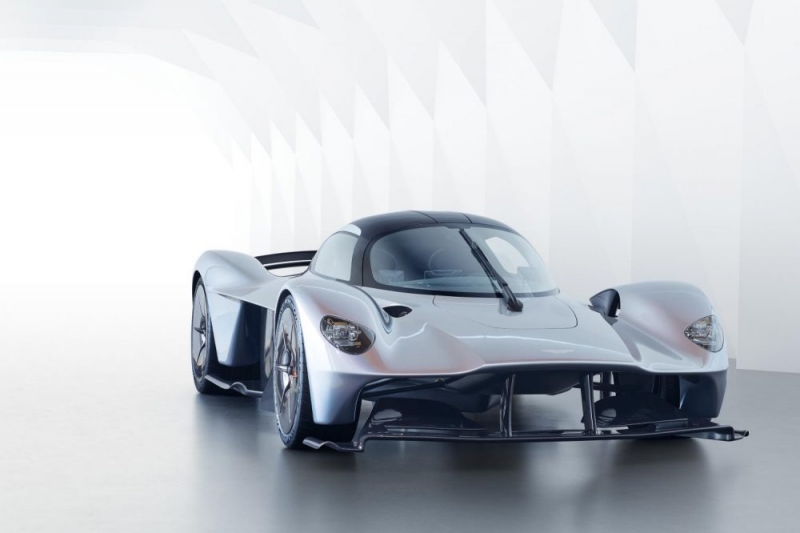 ASTON-MARTIN-VALKYRIE-e1514721524737-800x533_c