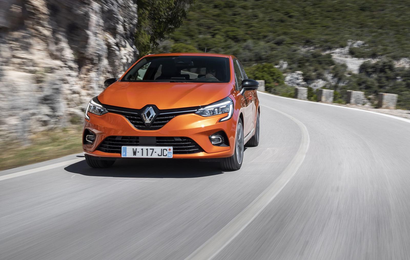 All-new Renault Clio Intens – Orange Valencia (1)