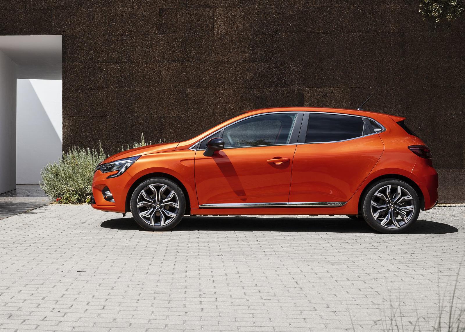 All-new Renault Clio Intens – Orange Valencia (19)
