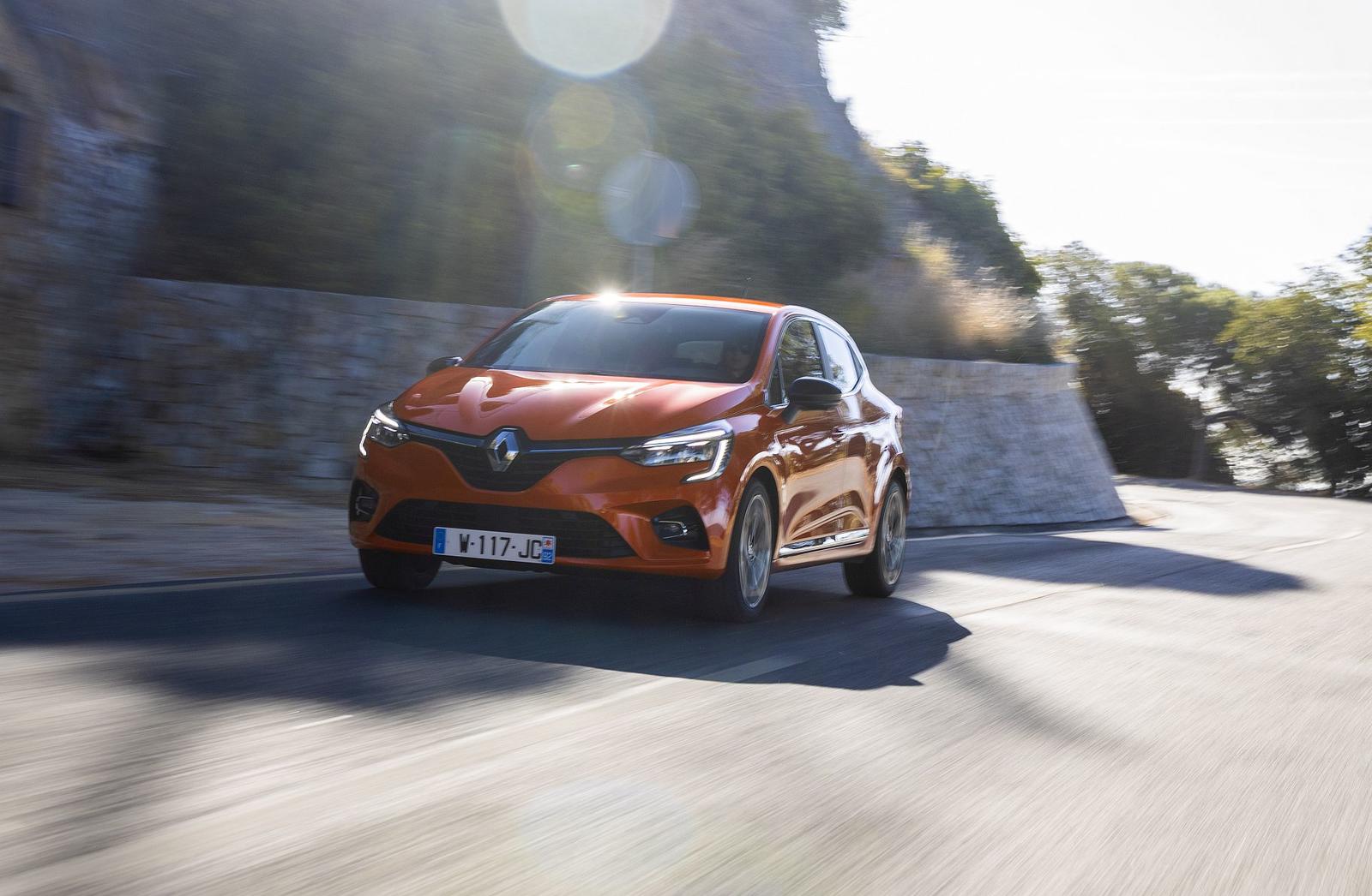 All-new Renault Clio Intens – Orange Valencia (2)