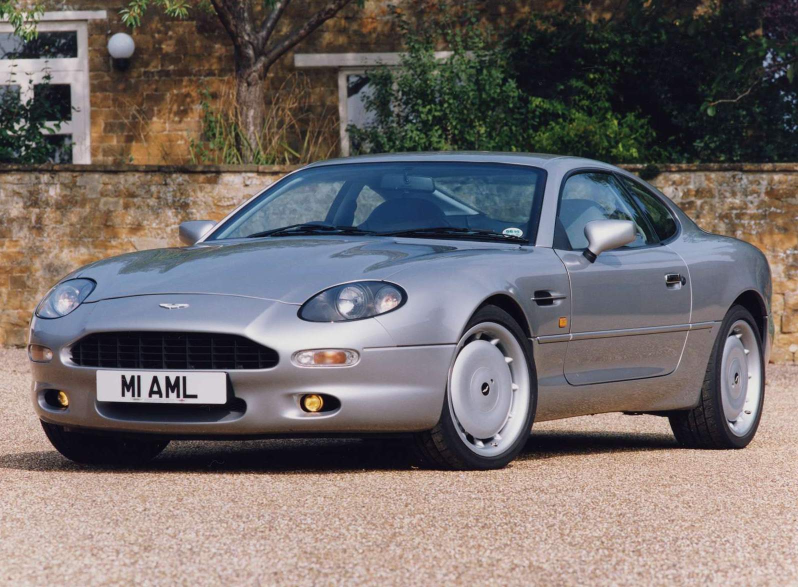 Aston_Martin-DB7-1994-1600-01