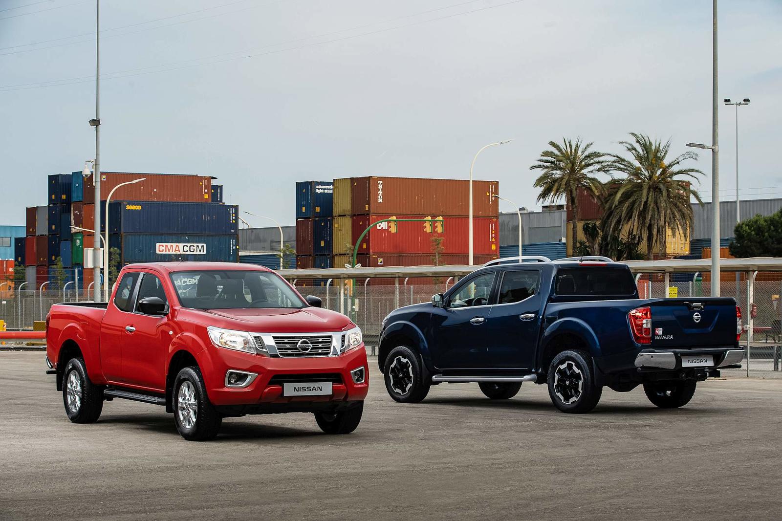 Nissan Navara King Cab (Red) and Double Cab (Blue)