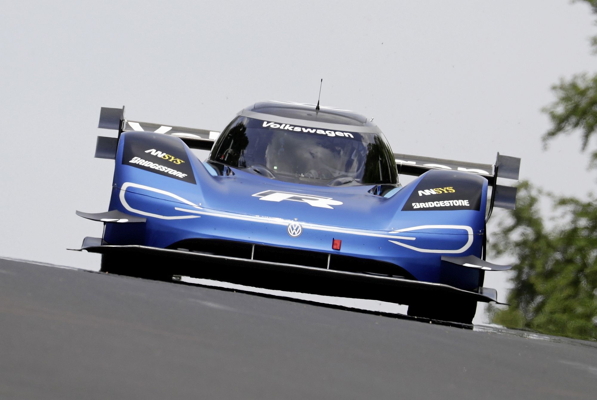 6:05.336 minutes – Volkswagen ID.R sets new electric record on