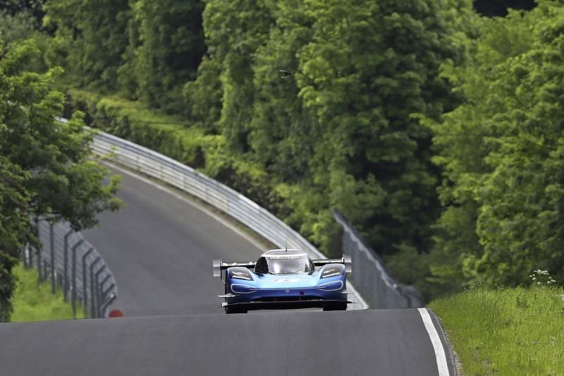 6:05.336 minutes – Volkswagen ID.R sets new electric record on